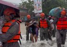 Polri Siaga Bantu Evakuasi Korban Banjir di Padang